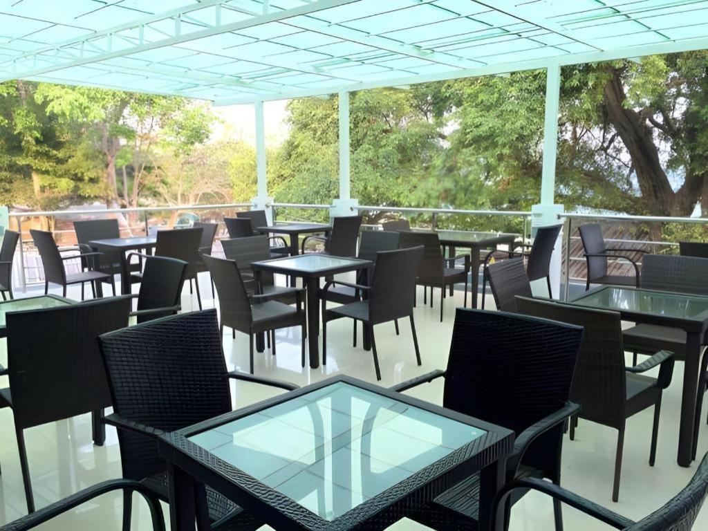 Sea Breeze Resort Koh Samet Екстериор снимка